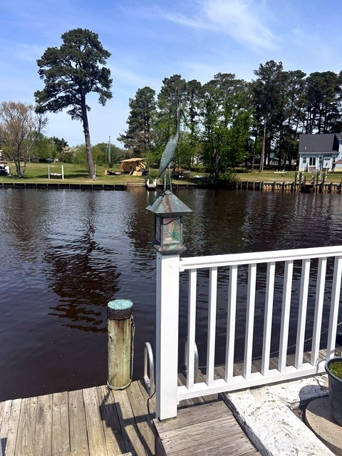Waterfront dock and river at 15 Hunters Point